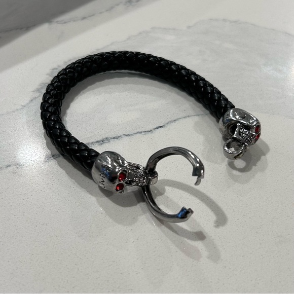 GOTHIC RED EYED SKULL Rhinestone & Leather Bracelet - Picture 4 of 7